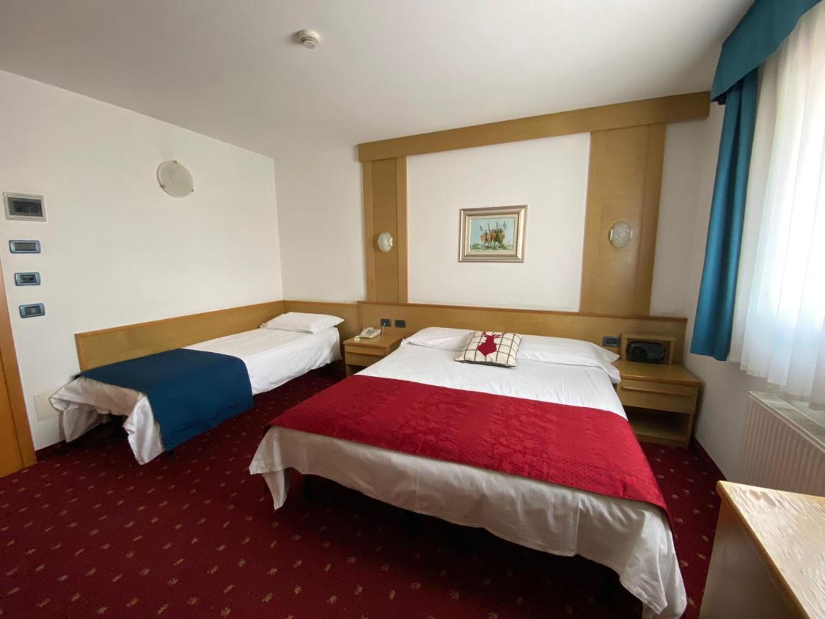 Grand Hotel Miramonti Passo del Tonale Habitación foto